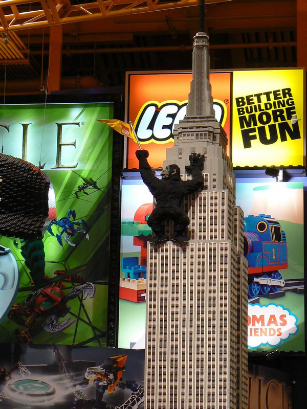 Empire State Building: Empire State Building au Toys R Times Square